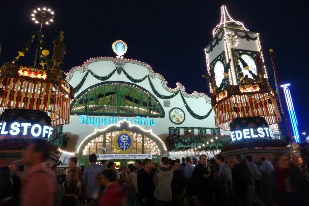 Augustiner-Festhalle looking fabulous at night