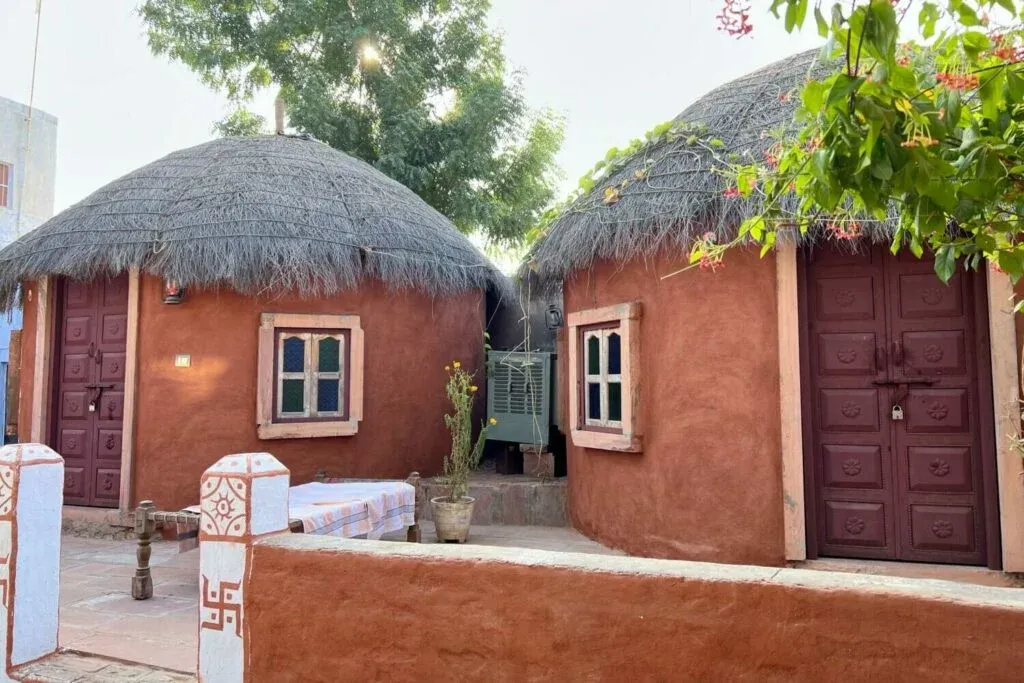 Cute and cosy accommodation huts at Chhotaram Prajapat’s Homestay in Salawas, India